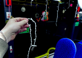 В Новороссийске пассажиры лишили троллейбус праздничного оформления