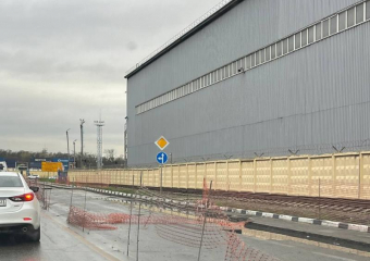 Новороссийцы возмущены: ремонт дороги бросили, оставив торчать арматуру