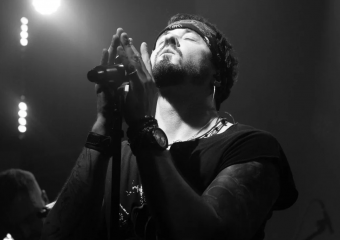 Рок-музыкант из Новороссийска назвал человека года и поздравил горожан