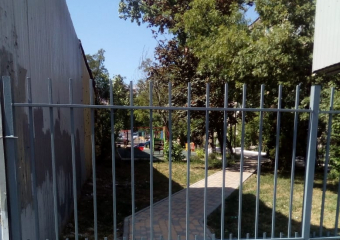 Новороссийцы возмущены забором, возникшем в одном из дворов в центре
