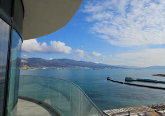 Погода в Новороссийске: тепло до +18 и порывы ветра до 13 метров в секунду 