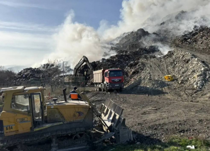 Свалка под Новороссийском продолжает тлеть: в воздухе превышены опасные вещества 
