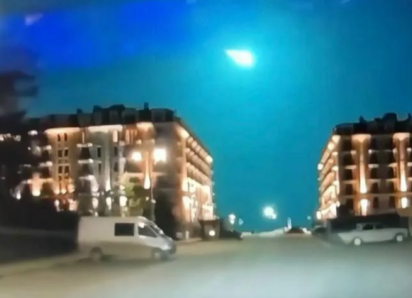 Огненный шар пролетел над Новороссийском: у Черноморского побережья разрушился метеорит
