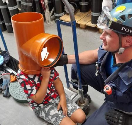 Дело-труба: новороссийские спасатели отправились на курьезный вызов
