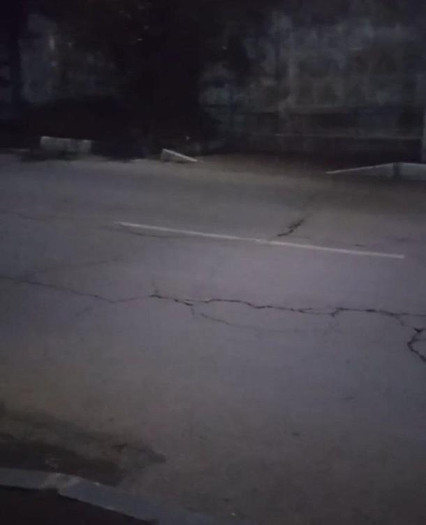 «Начнут делать только после катастрофы»: новороссиец пожаловался на отсутствие пешеходного перехода на Золотаревского
