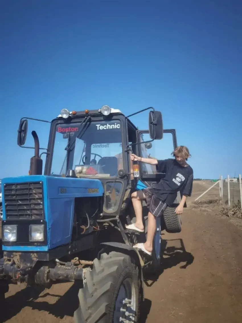 От идеи в вагоне купе до настоящего проекта: школьник из Новороссийска создал ИИ-помощника для садоводов