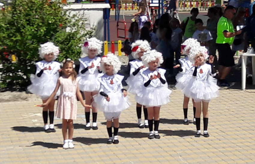 В Новороссийске не только все люди празднуют День России
