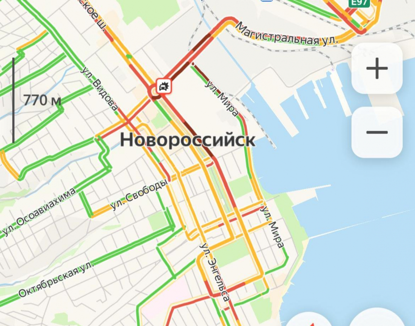В пробках стоит весь центр Новороссийска: куда лучше не ехать 