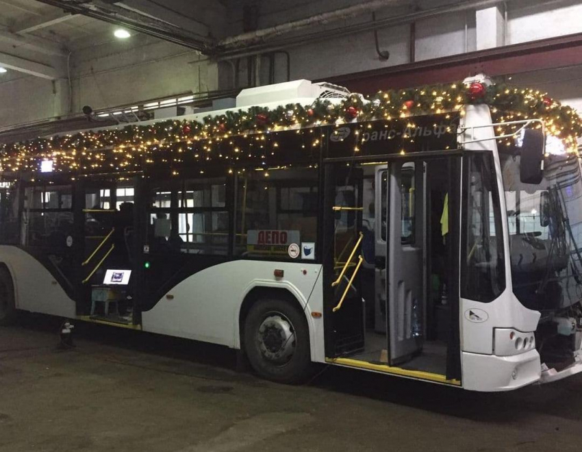 Стало известно, как в Новороссийске будут ходить новогодние троллейбусы