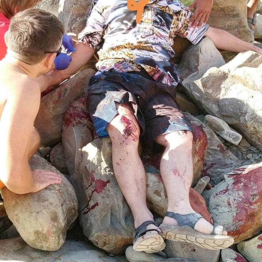 В Новороссийске с двадцатиметровой скалы сорвался мужчина