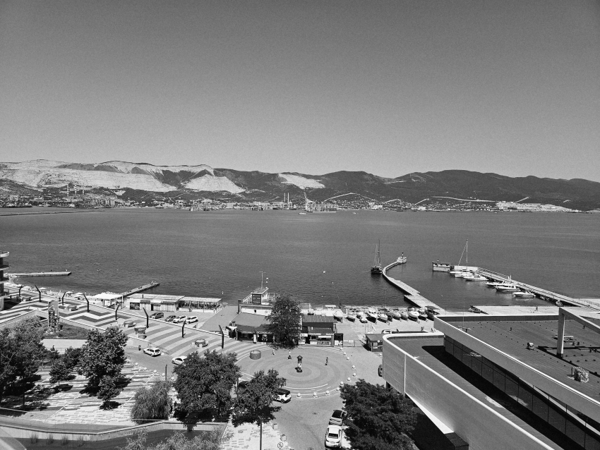 «Воняет ужасно!» - жители Новороссийска задыхаются от запаха нефтепродуктов 