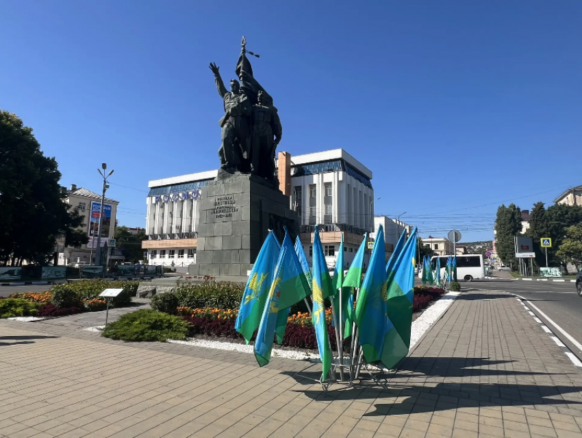 Блокнот поздравляет новороссийских десантников с праздником!