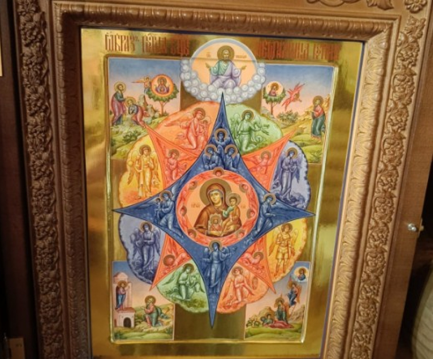 Ей молятся пожарные: сегодня верующие отмечают праздник иконы Божией Матери «Неопалимая Купина»