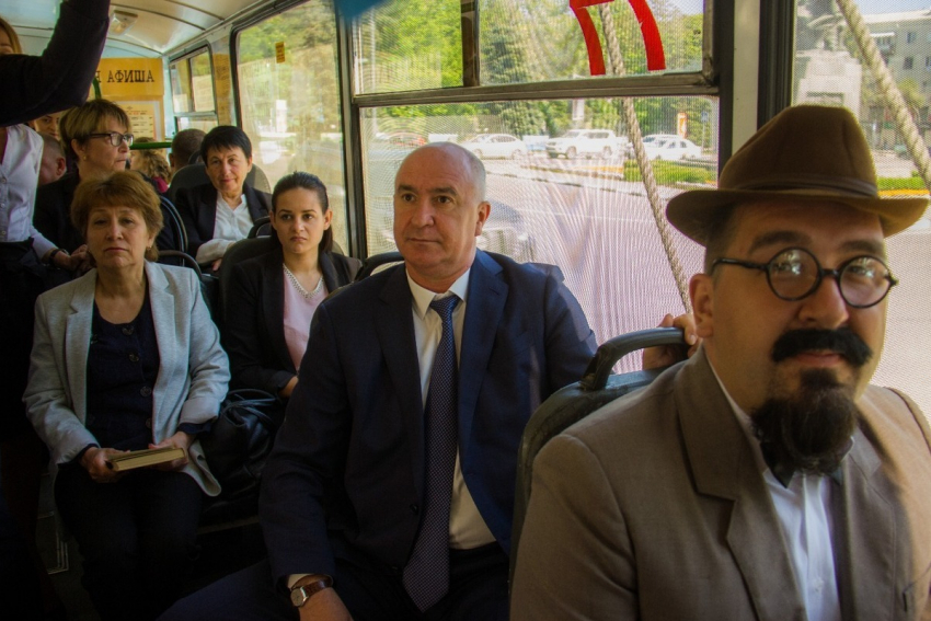 Культурный троллейбус сделал первый рейс по Новороссийску