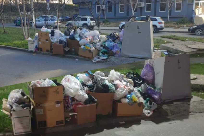 На одной из улиц Новороссийска мусор копился около двух недель