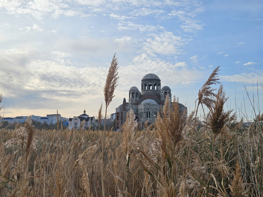 Погода в Новороссийске: хмурый и прохладный день
