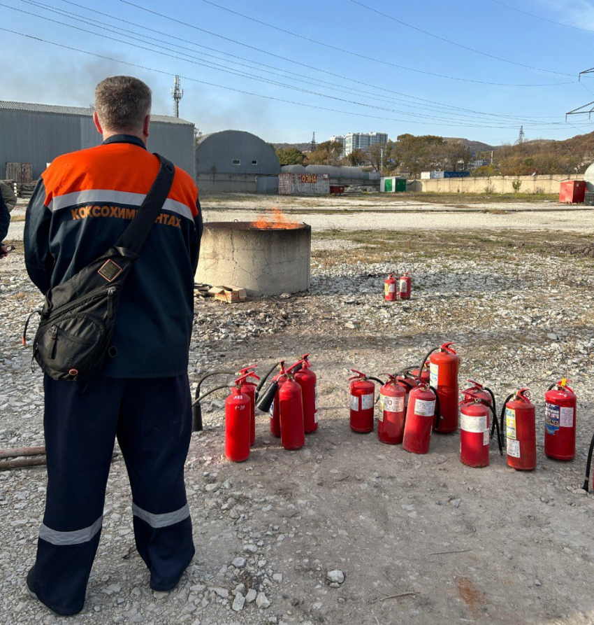В Новороссийске развернули пожарные рукава и эвакуировали пострадавших: что ещё могут «Огнеборцы» 