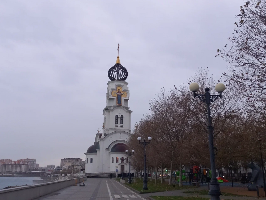 Погода в Новороссийске: холодно ли будет купаться этой ночью  