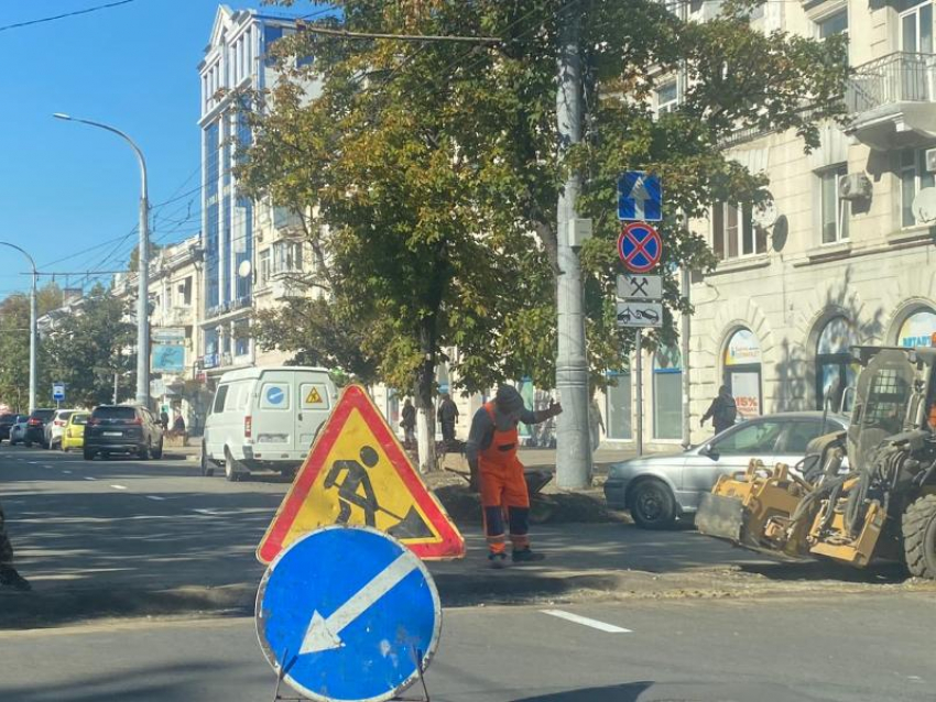 Осторожно, возможны пробки в центре: улицу Советов в Новороссийске ремонтируют