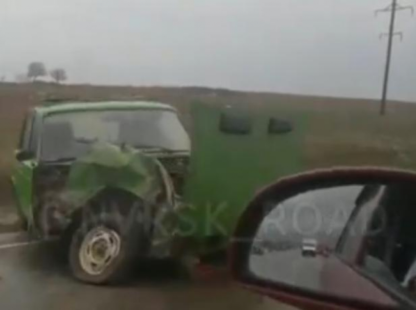 Новая  авария на скользкой дороге произошла под Новороссийском