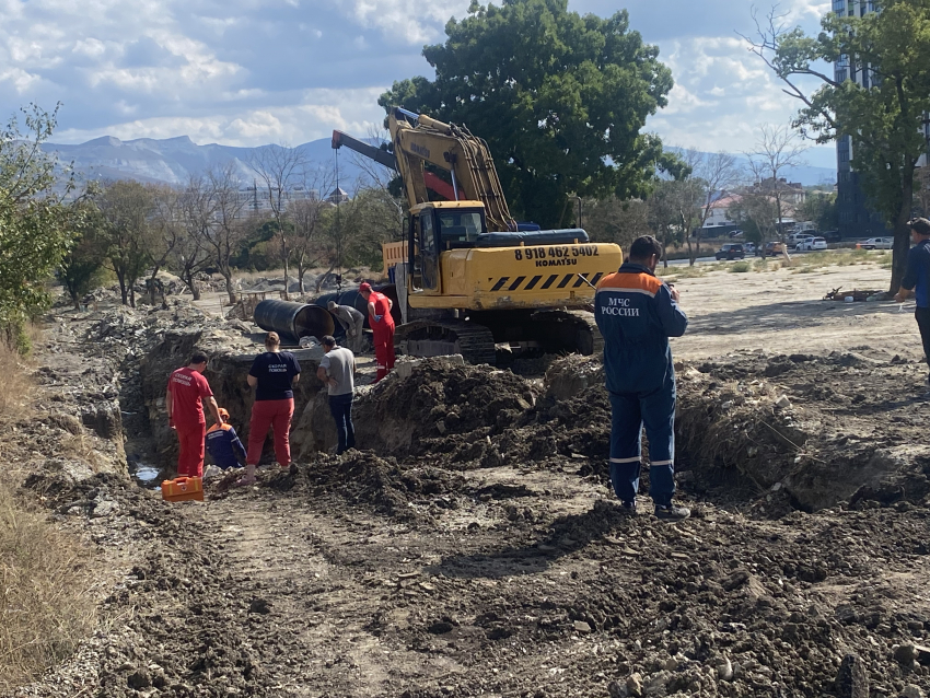 «Что они родным скажут?»: в траншее в Цемдолине погибли рабочие - как это было