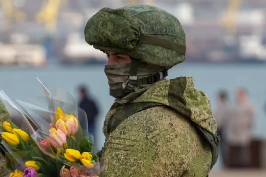 Десантники Новороссийска поздравили дам с 8 марта 