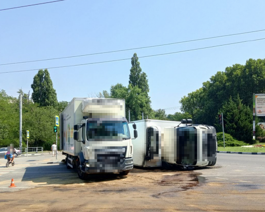 Упал на бок. Почему? Что было не так с грузовиком в Новороссийске
