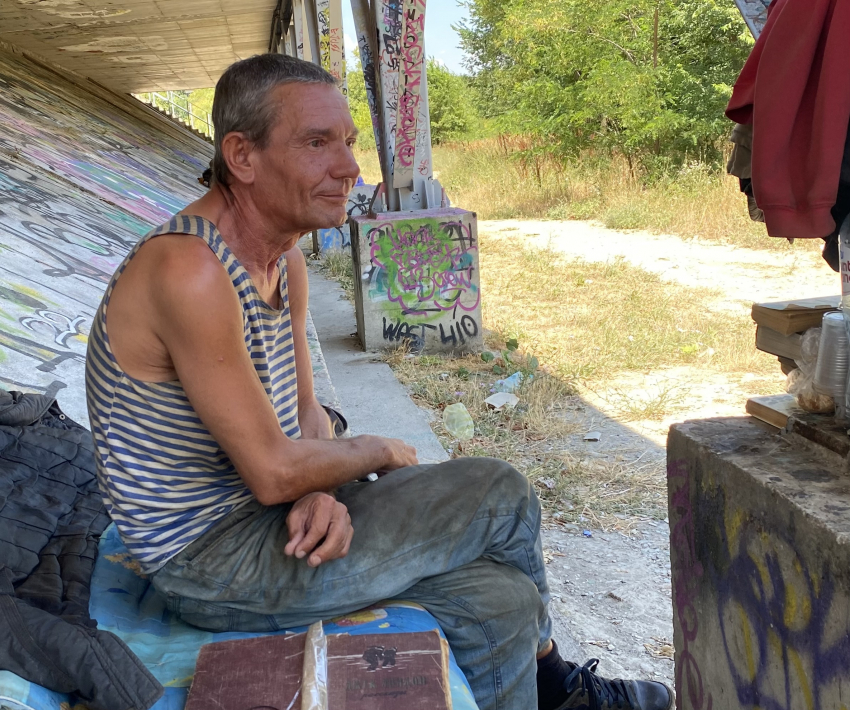 Главное испытание — насмешки и презрение: бездомный из Новороссийска о своей жизни