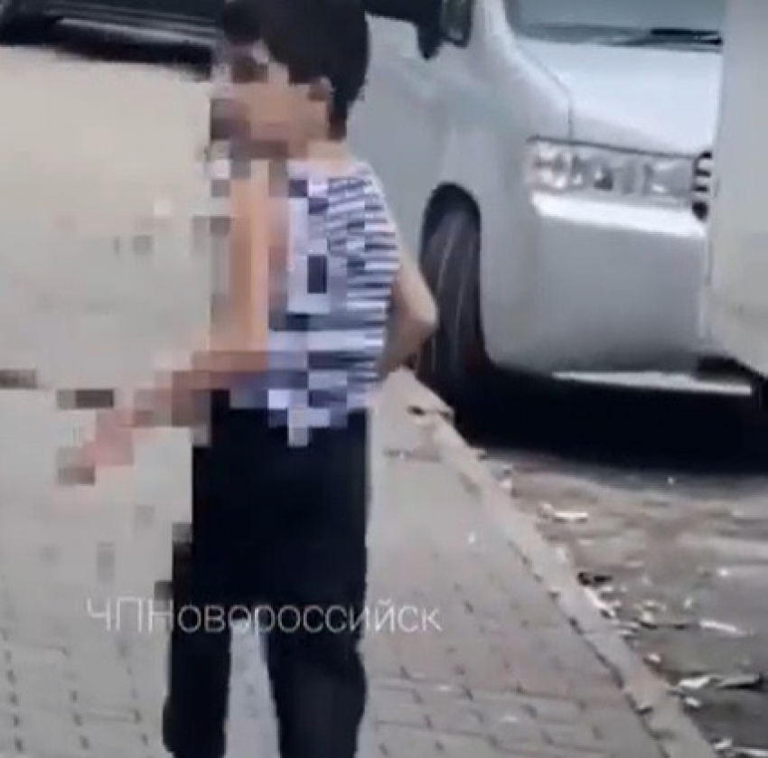 Стало известно, что за босой, раздетый и молчаливый мальчик бегал по улицам Новороссийска