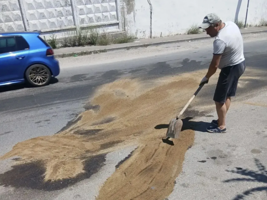 В Новороссийске ликвидировали разлив топлива на улице Рязанской