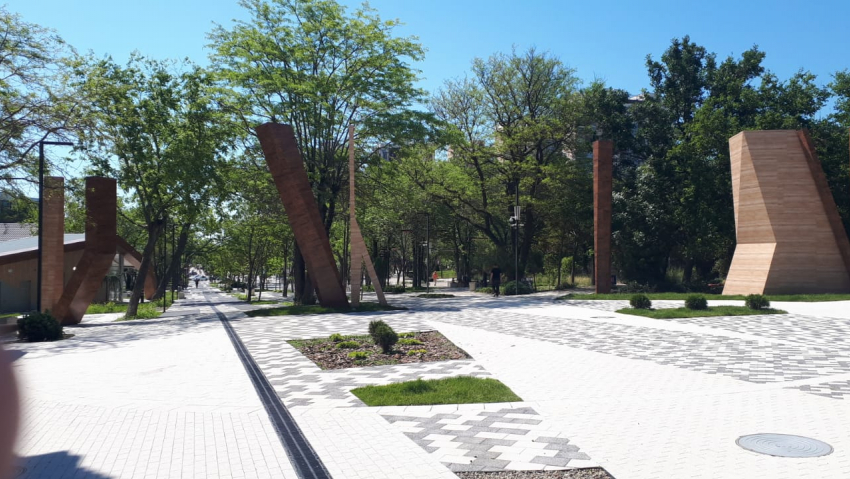 Парк Фрунзе стал полем боя между «эффективными менеджерами» и общественниками Новороссийска
