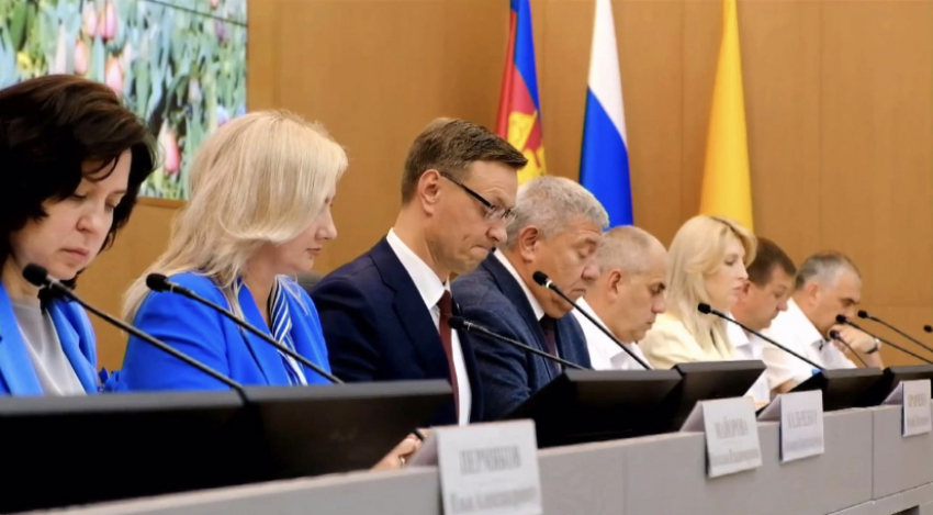 «Возглавить в «ручном режиме»: глава Новороссийска потребовал проконтролировать движение большегрузов в курортный сезон