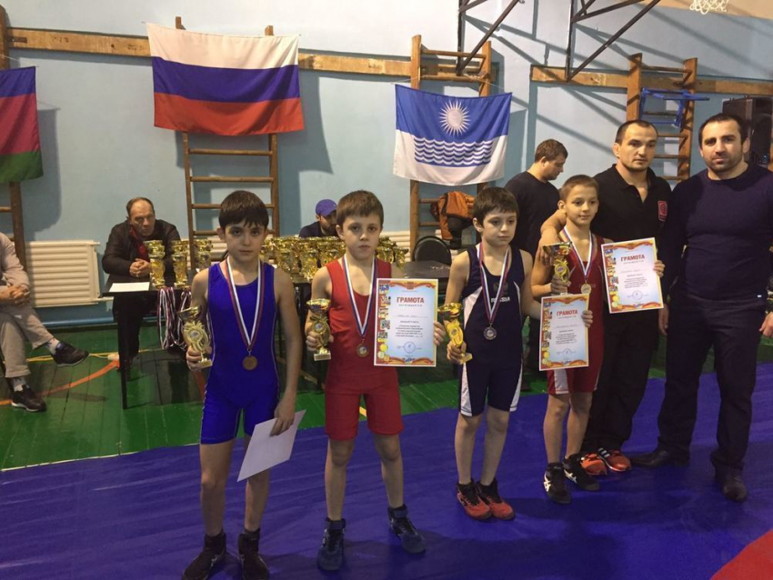 Новороссийские спортсмены пополнили копилку медалей по греко-римской борьбе