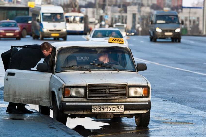 169 нелегальных таксистов оштрафовано с начала года в Новороссийске