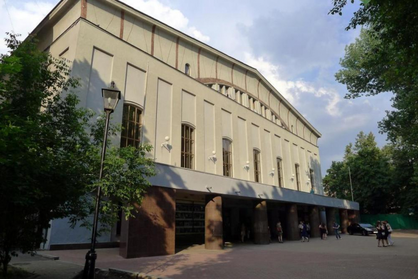 Календарь в Новороссийске: 6 апреля - открылся театр имени Моссовета