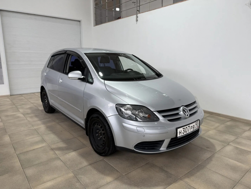 Товар дня Volkswagen Golf Plus за 650.000 ₽ в ALM AUTO в Новороссийске