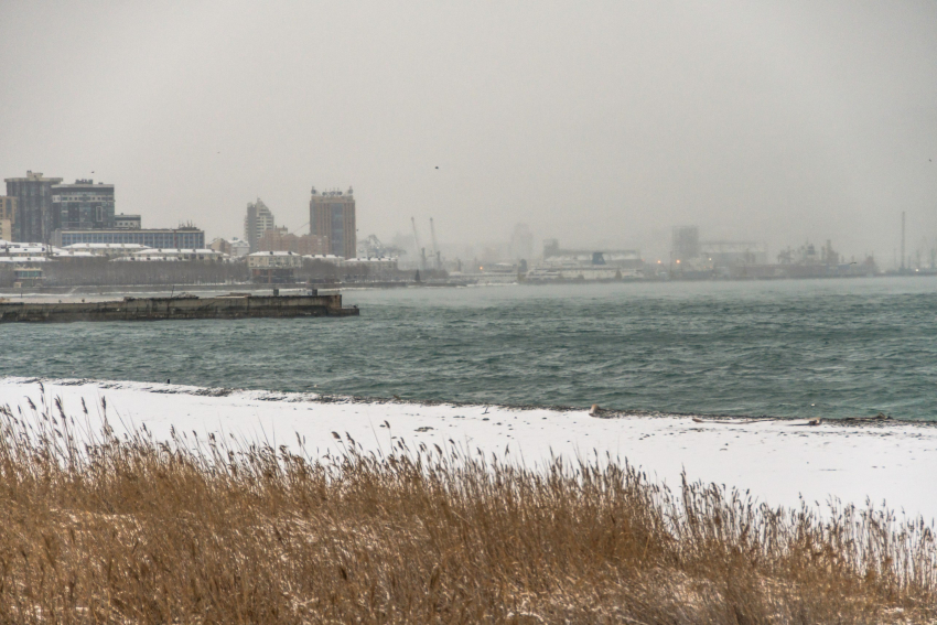 Крещенские морозы и ветер в Новороссийске: погода у Чёрного моря не радует 