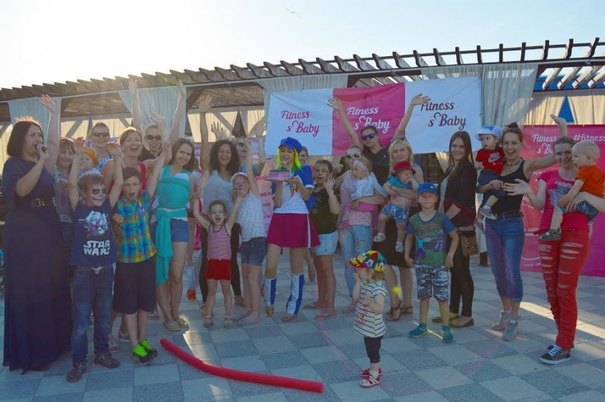 Фитнес-мамы Новороссийска устроили праздник