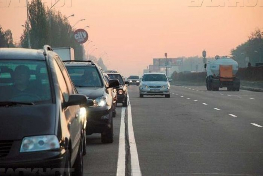 Любителей кататься «по встречке» меньше не стало в Новороссийске