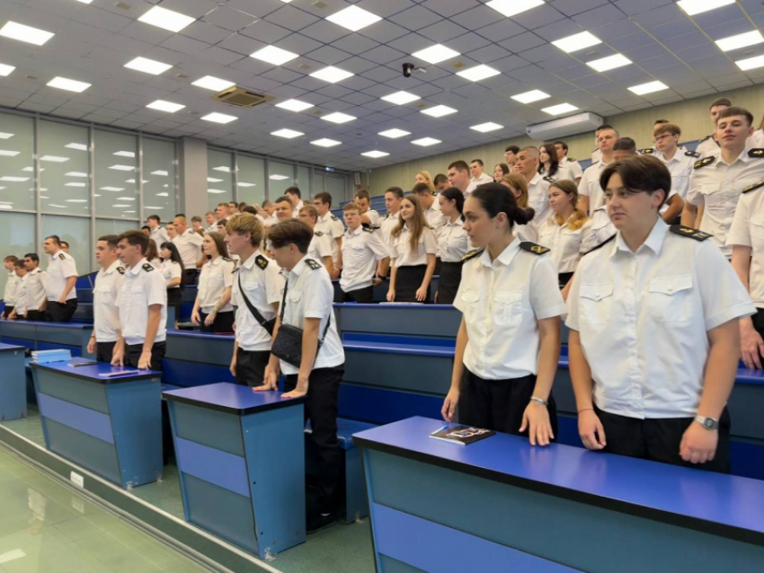 Новороссийских курсантов «вооружили» знаниями против мошенников и собственных ошибок в интернете