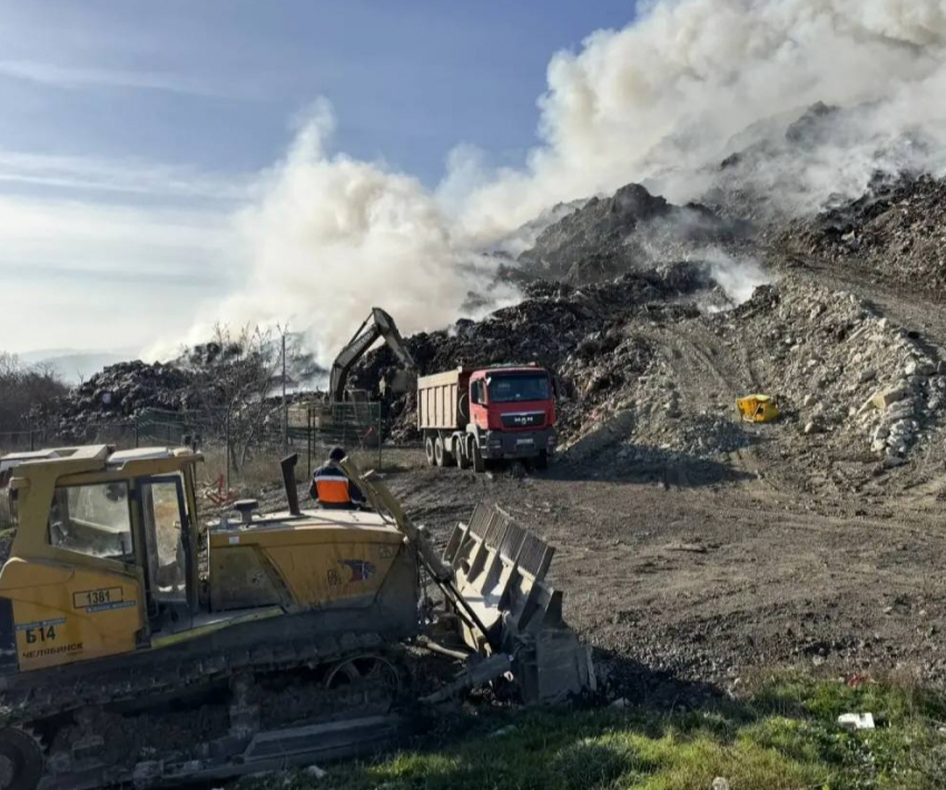 Свалка под Новороссийском продолжает тлеть: в воздухе превышены опасные вещества 