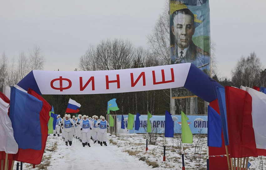 Десантники из Новороссийска достигли финала марш-броска 