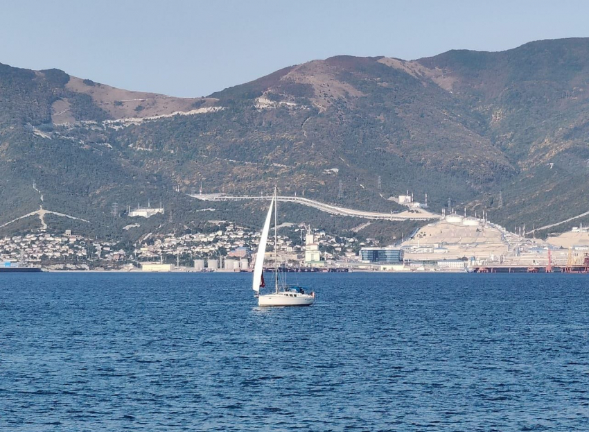 Погода в Новороссийске: будет жарко и поднимется ветер 