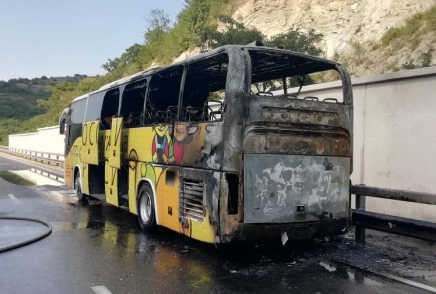 Пассажирский автобус оперативно потушили в Новороссийске