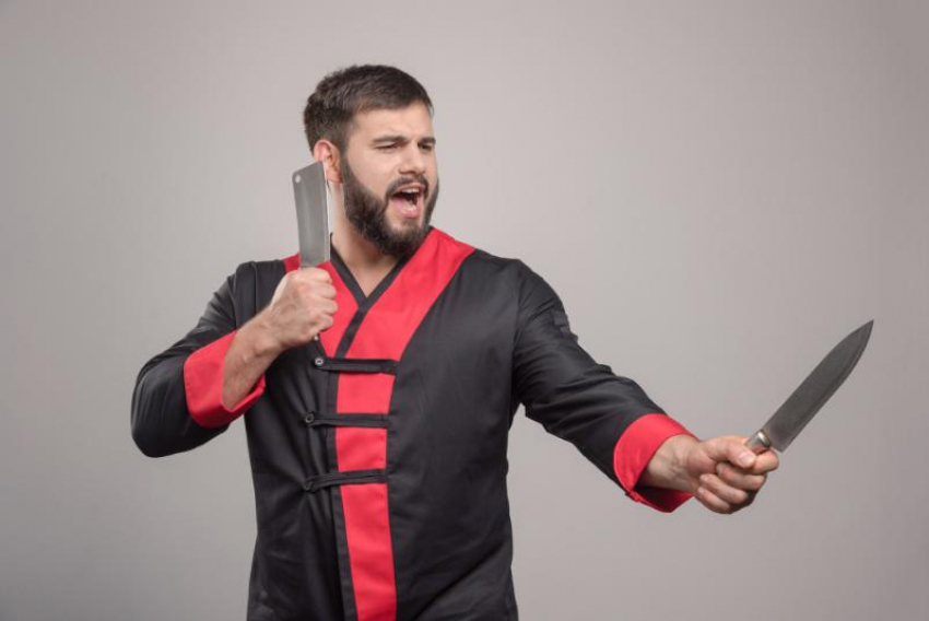 В Новороссийске задержан пассажир такси, угрожавший водителю кухонным ножом