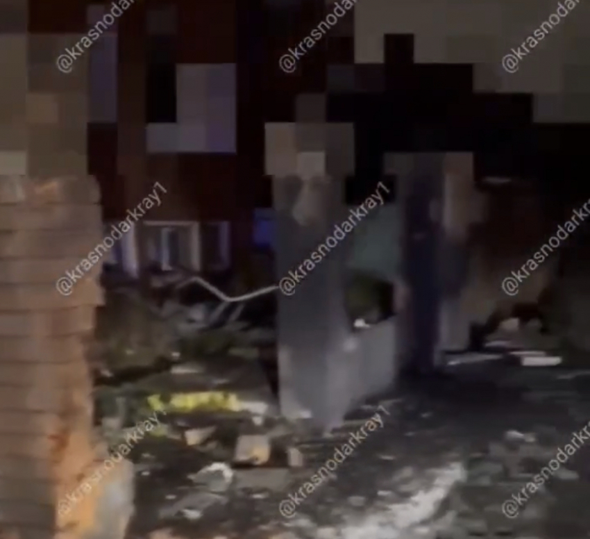 Взрывы, разрушены дома и газовая труба: чем закончилась ночная атака БПЛА на Краснодарский край