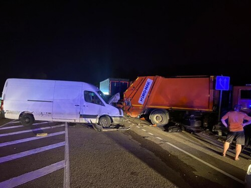 Жестокое ДТП с мусоровозом унесло жизни 3 человек на Черноморском побережье