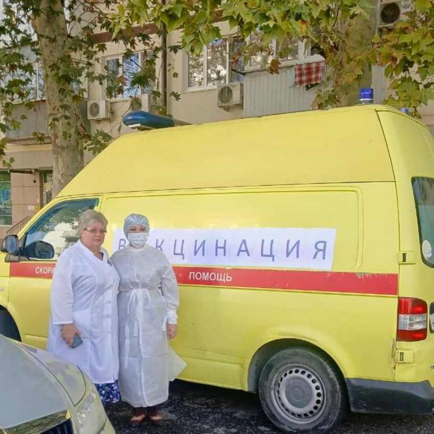 Новороссийцев вакцинируют от гриппа бесплатно в мобильных пунктах