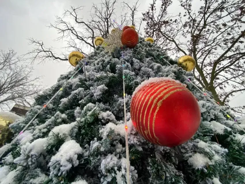 Новый год не спешит уходить: сегодня в Новороссийске снова праздник