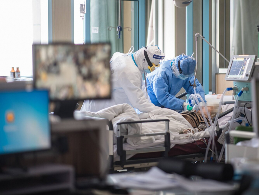 Стало известно, сколько новороссийцев за сутки слегли с COVID-19